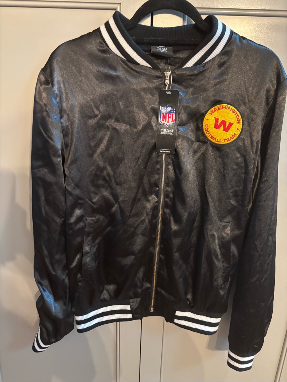 NWT Woman’s Washington Commanders Satin Black zip up Jacket M